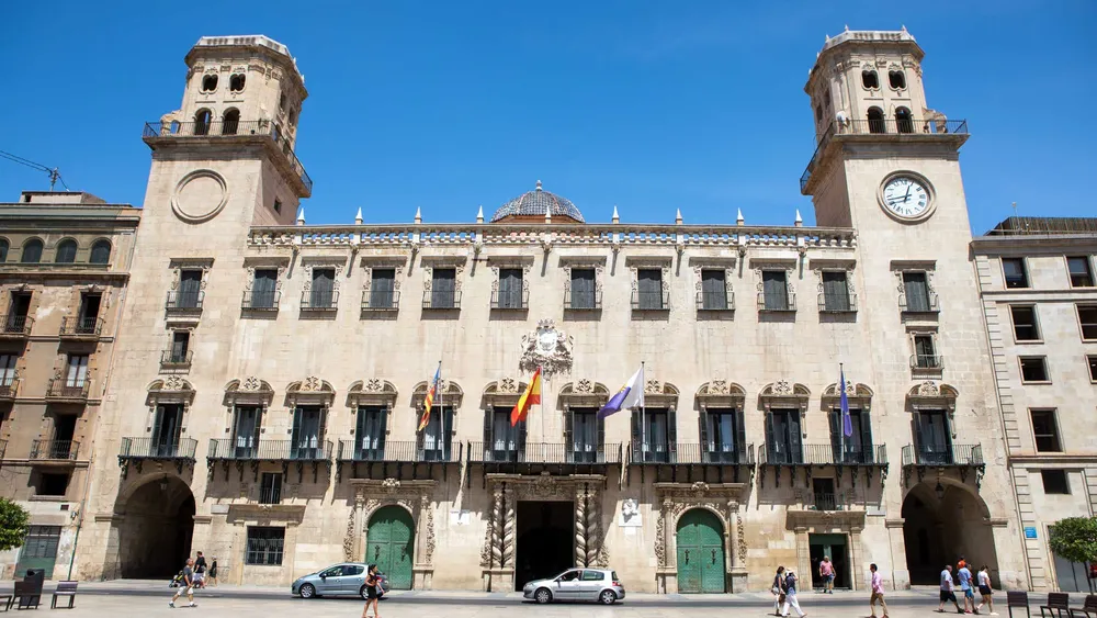 AYUNTAMIENTO DE ALICANTE 2024 FACHADA