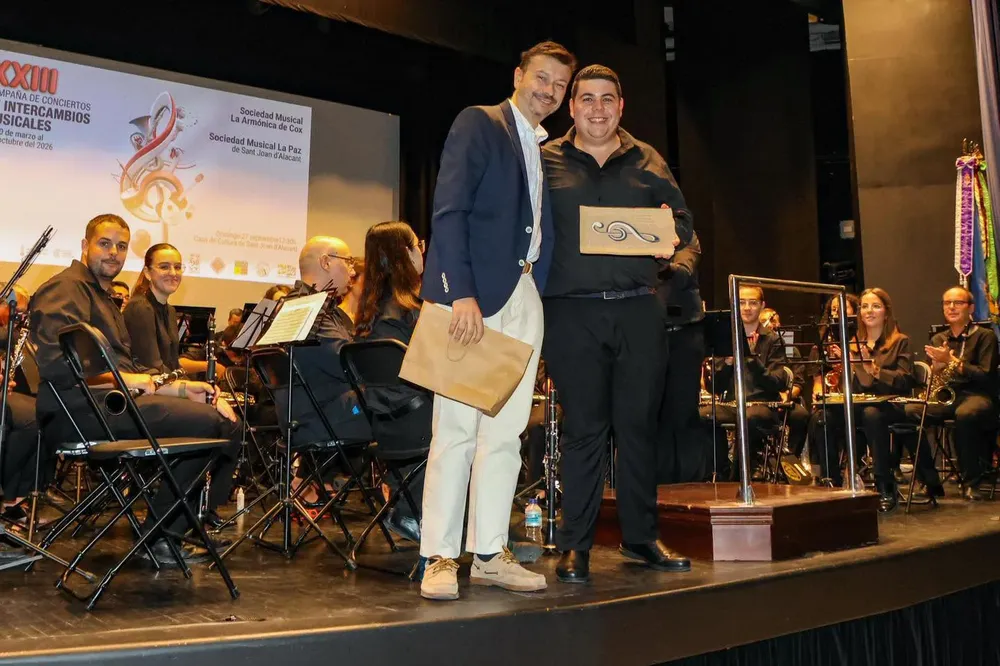 Encuentro musical entre La Armónica de Cox y la Sociedad Musical La Paz David Aracil 2026