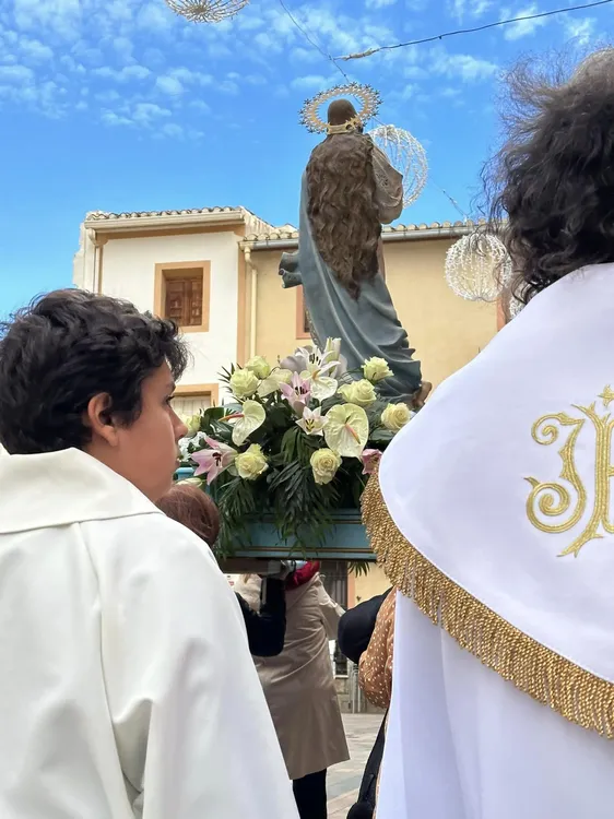 PROCESION DIA DE LA INMACULADA CONCEPCION BUSOT 2023 MONAGUILLO CURA