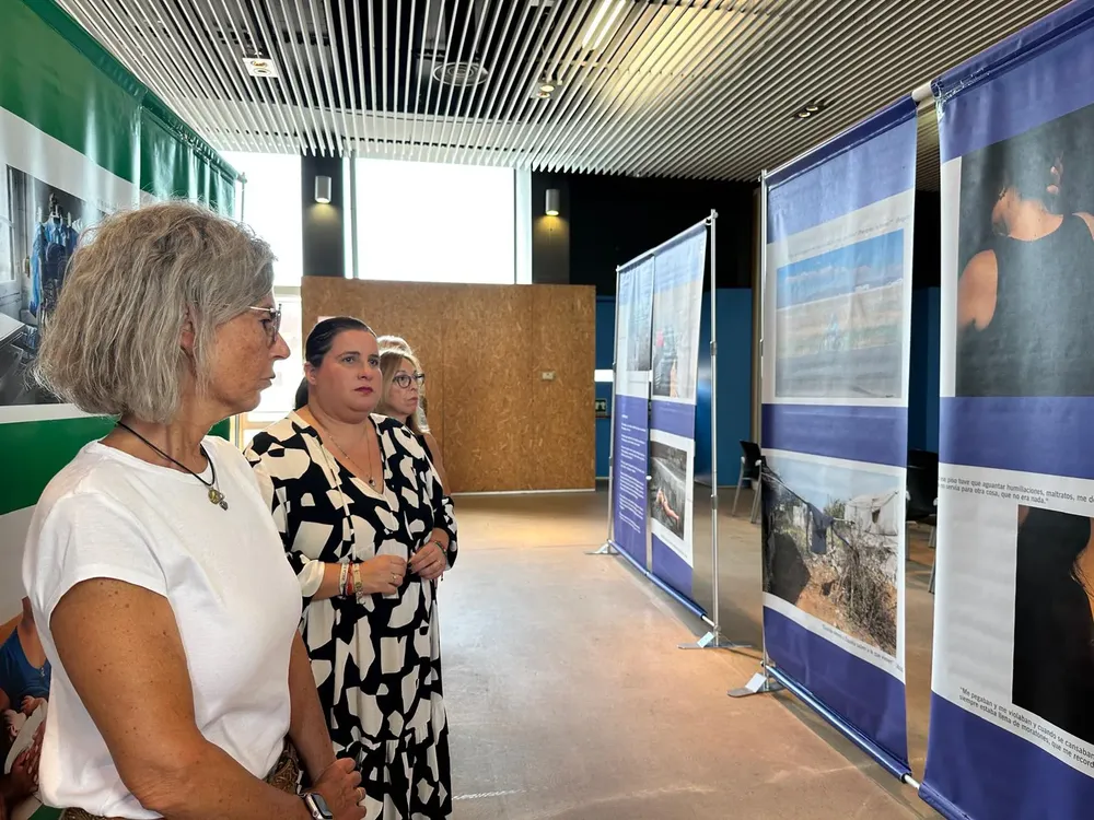 EXPOSICION TRATA MUJERES CAMPELLO 2025