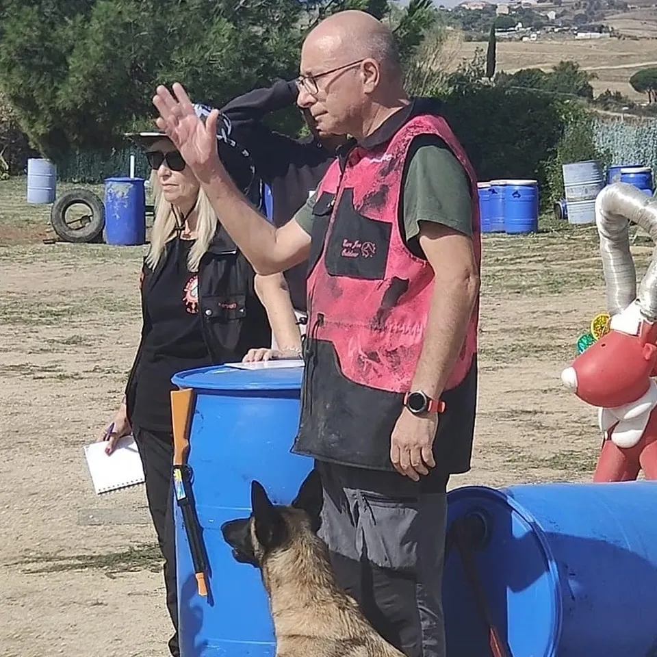 OBEDIENCIA CANINA PERRO 2025 FOTO 3