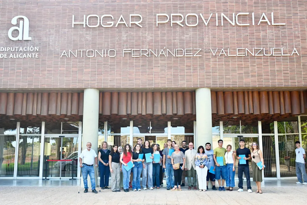 Recepcion Becarios Hogar Provincial 2026 Juanjo Berenguer