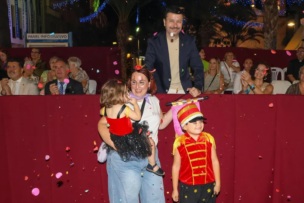 DESFILE DE CARROZAS SANT JOAN 2026 PREMIO PEÑA CON DAVID ARACIL