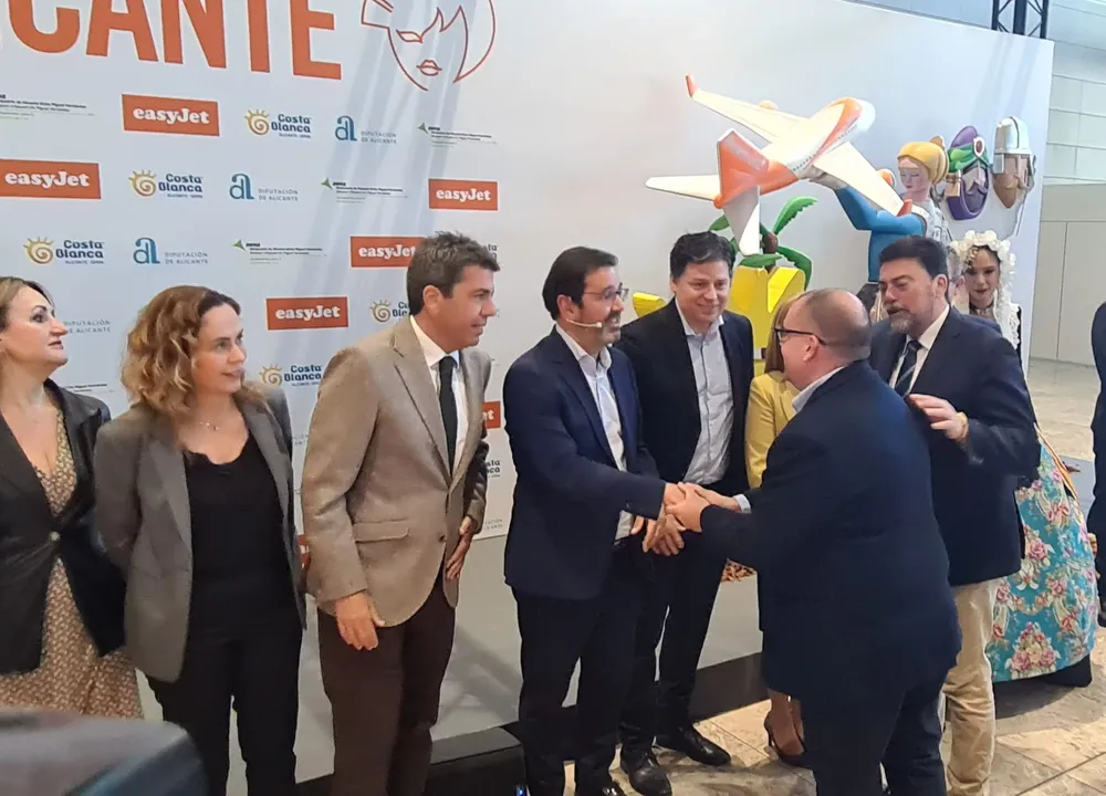 EasyJet inaugura su base en Alicante 2024 luis barcala alcalde alicante y carlos mazon