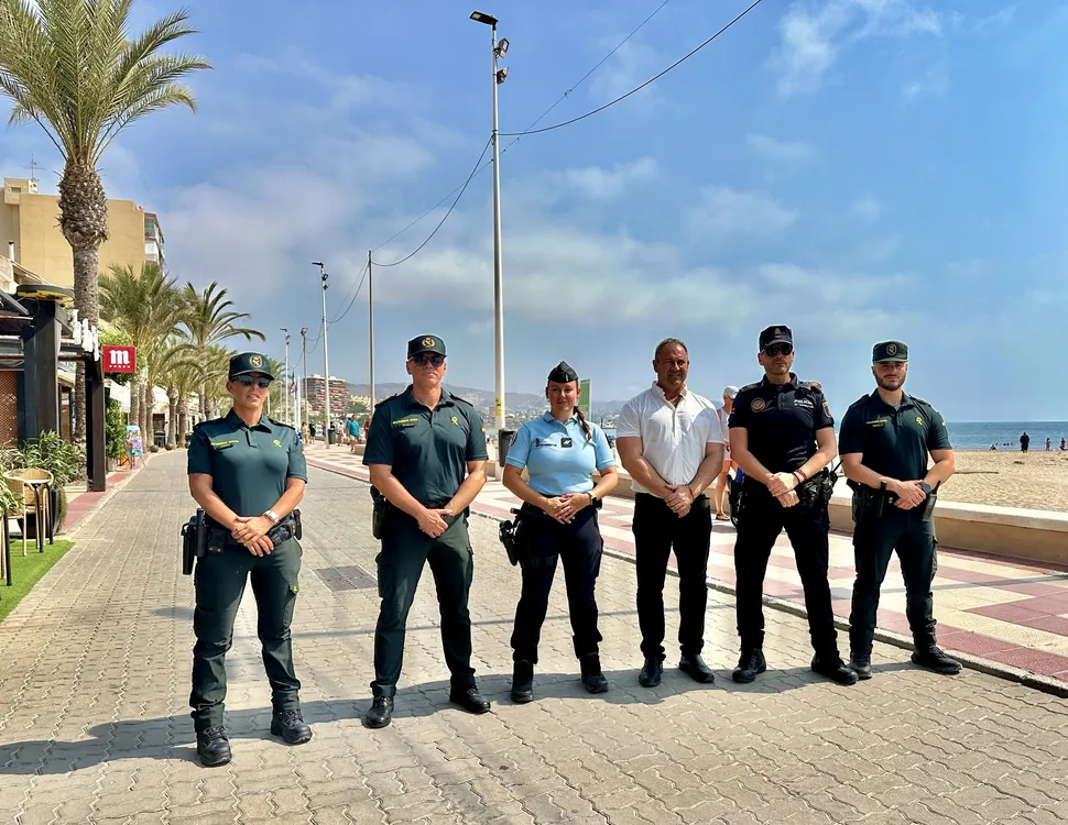 AGENTE FRANCESA POLICIA EN CAMPELLO 2025
