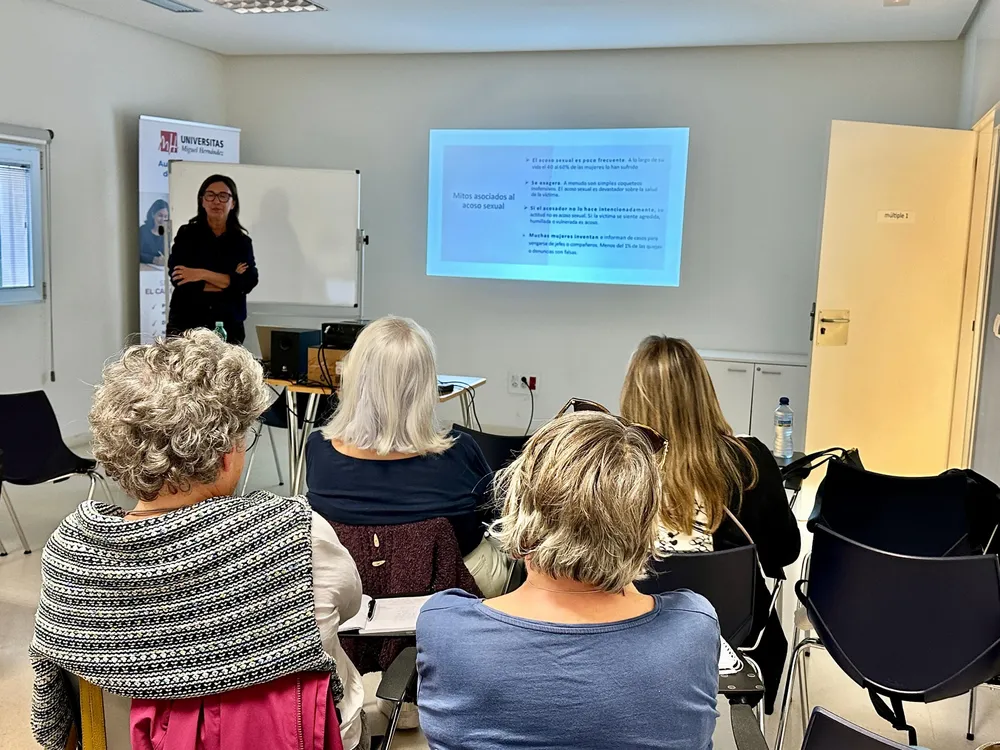 CHARLA ACOSO CAMPELLO 2025