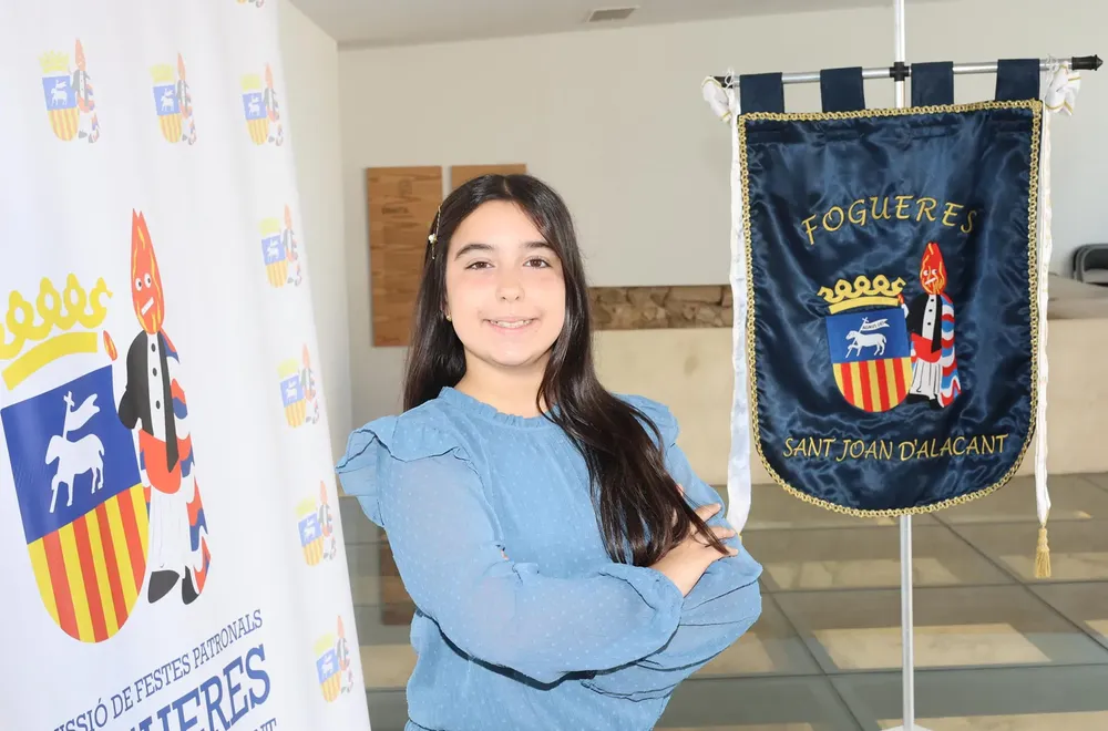 PRESENTACION BELLEZAS Y DAMAS HOGUERAS SAN JUAN 2025 FOTO 5