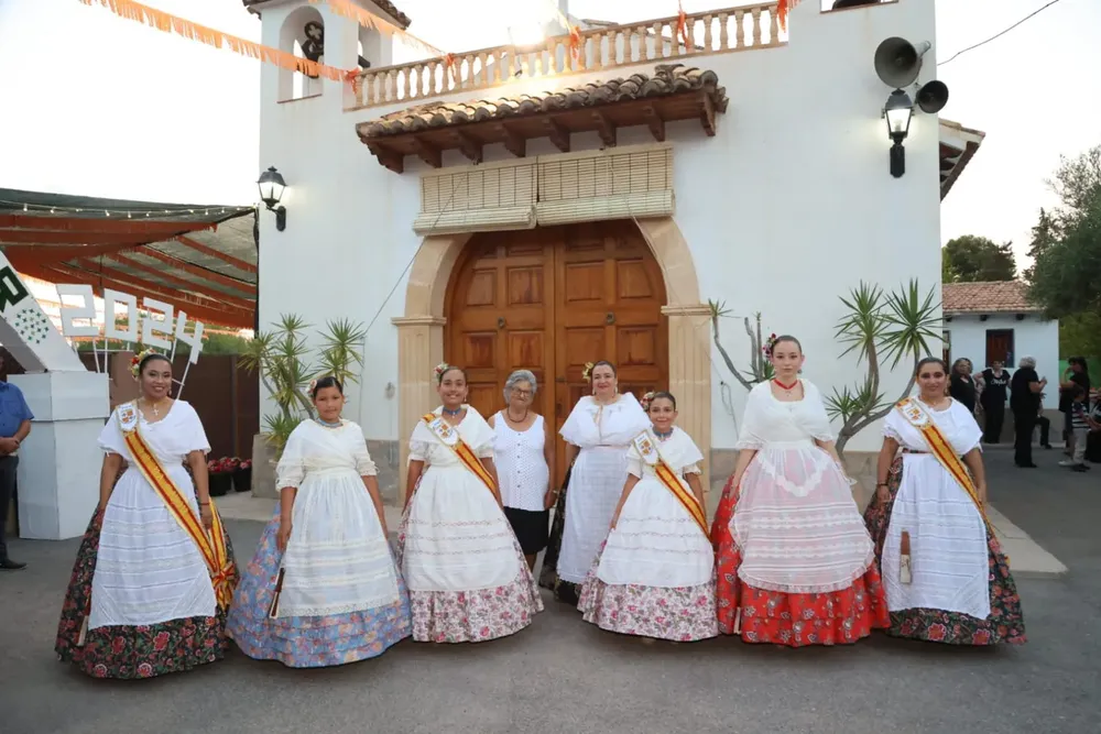 FABRAQUER PRESENTA A SUS ROMERAS 2024 FOTO 3