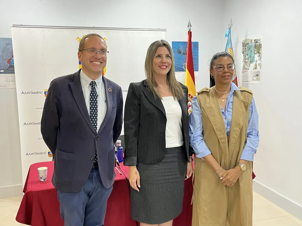 ERNEST BLANCH VISITA SANT JOAN PARA ADVERTIR DE LA PARALIZACIÓN DEL TRAM EN VALENCIA (2)