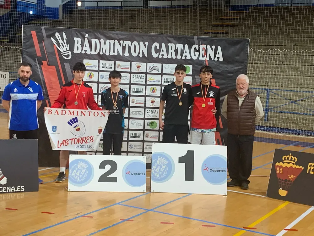 Los jugadores campelleros de bádminton se apuntan nuevos éxitos en Cartagena y Oviedo 202 PODIUM