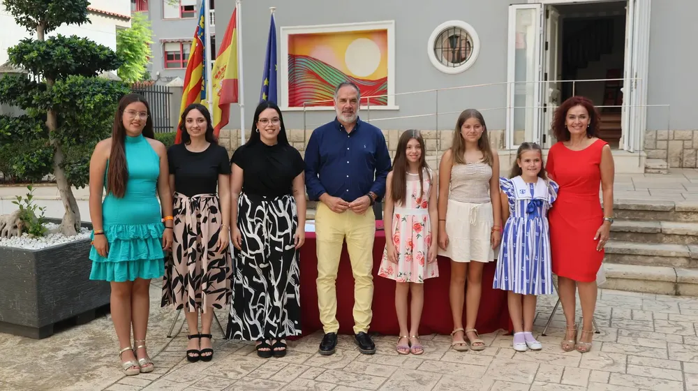 Se presentan oficialmente al Ayuntamiento las Reinas y Damas de las Fiestas del Cristo 2024