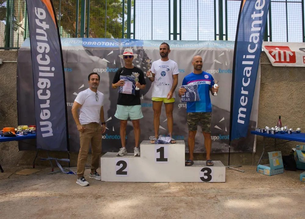 CROSS AMANECER CAMPELLO 2026 podium hombres