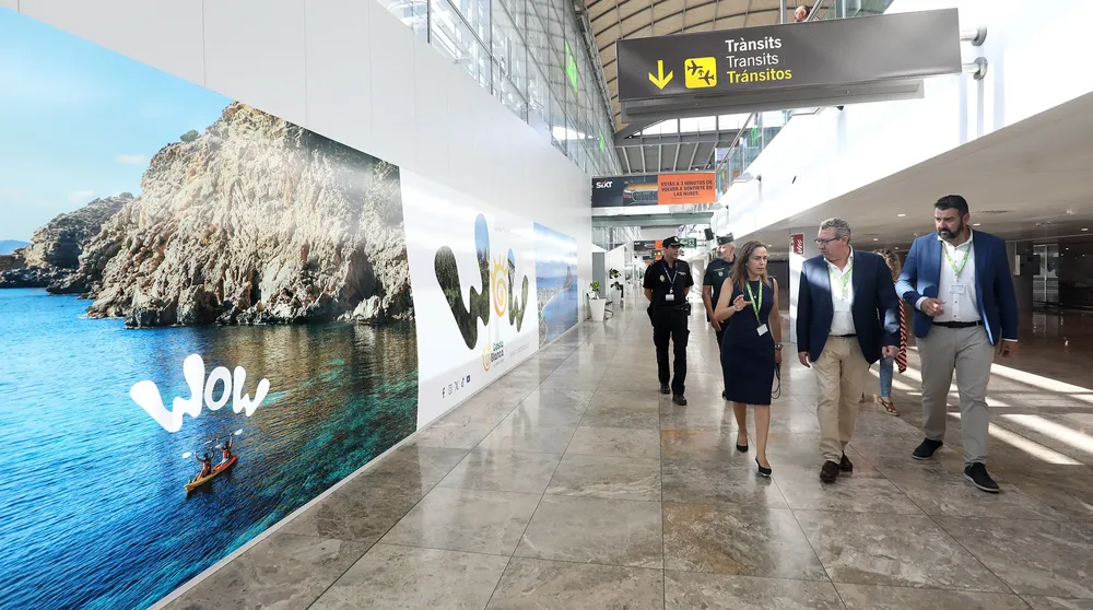 CAMPAÑA WOW TURISMO ALICANTE EN EL AEROPUERTO DE EL ALTET 2025