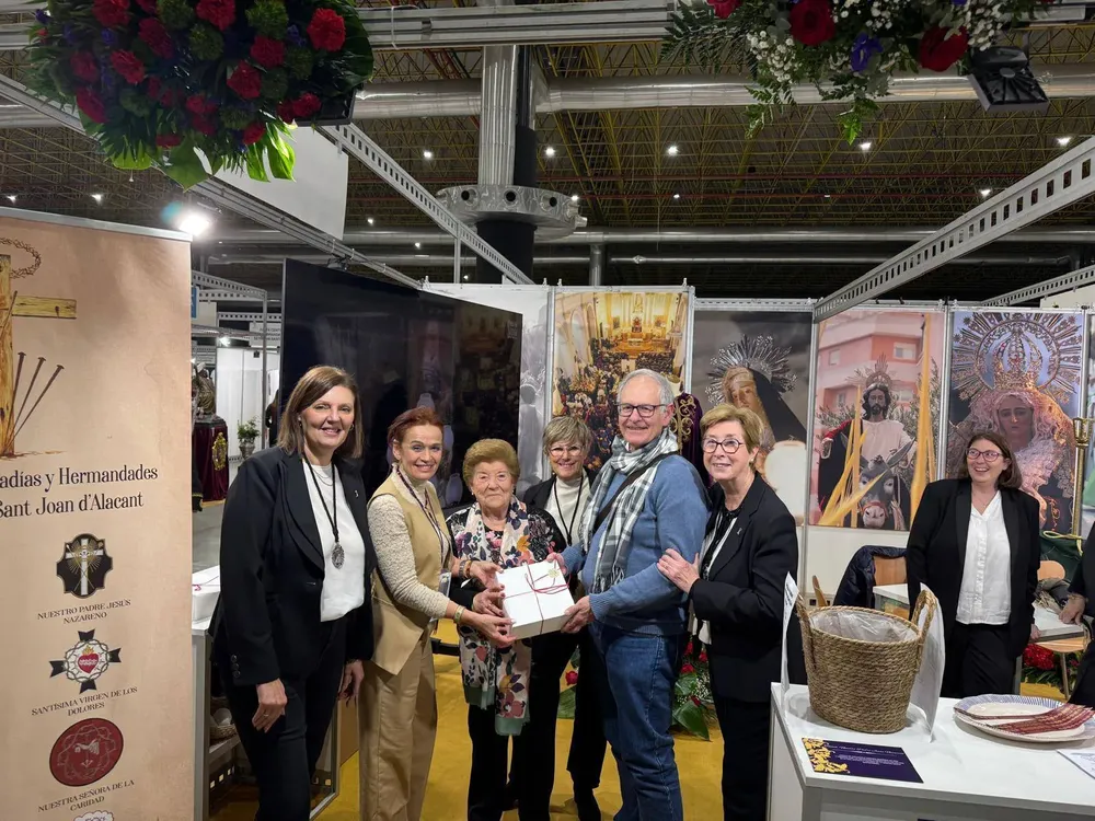 ALICANTE PASION COFRADE CHARO TOMAS CONCEJALA 2026