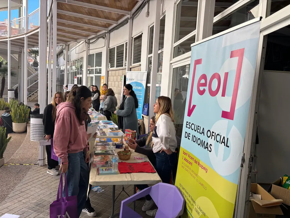 FERIA ORIENTACION LABORAL CAMPELLO 2025 FOTO 3