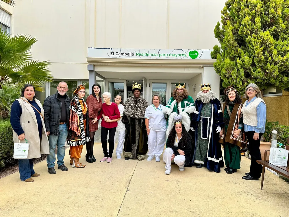 REYES MAGOS VISITA RESIDENCIAS CAMPELLO 2025