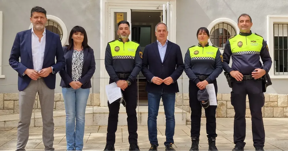 Toma de posesión de dos nuevos policías locales de Sant Joan 2024