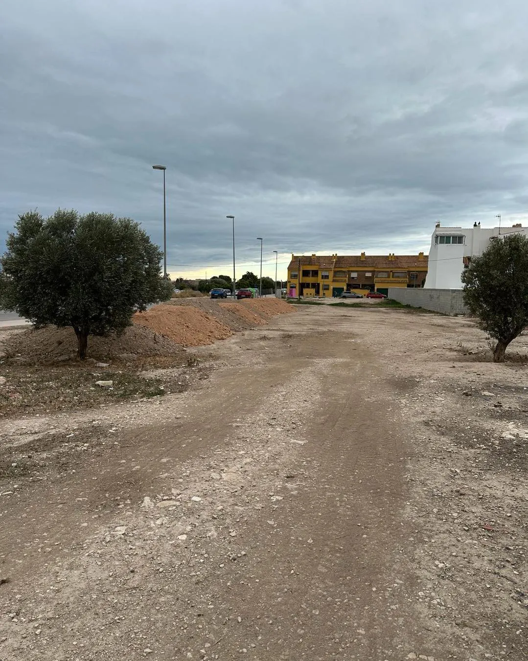 El Ayuntamiento de Mutxamel convertirá un solar municipal en zona de estacionamiento provisional 2024 solar