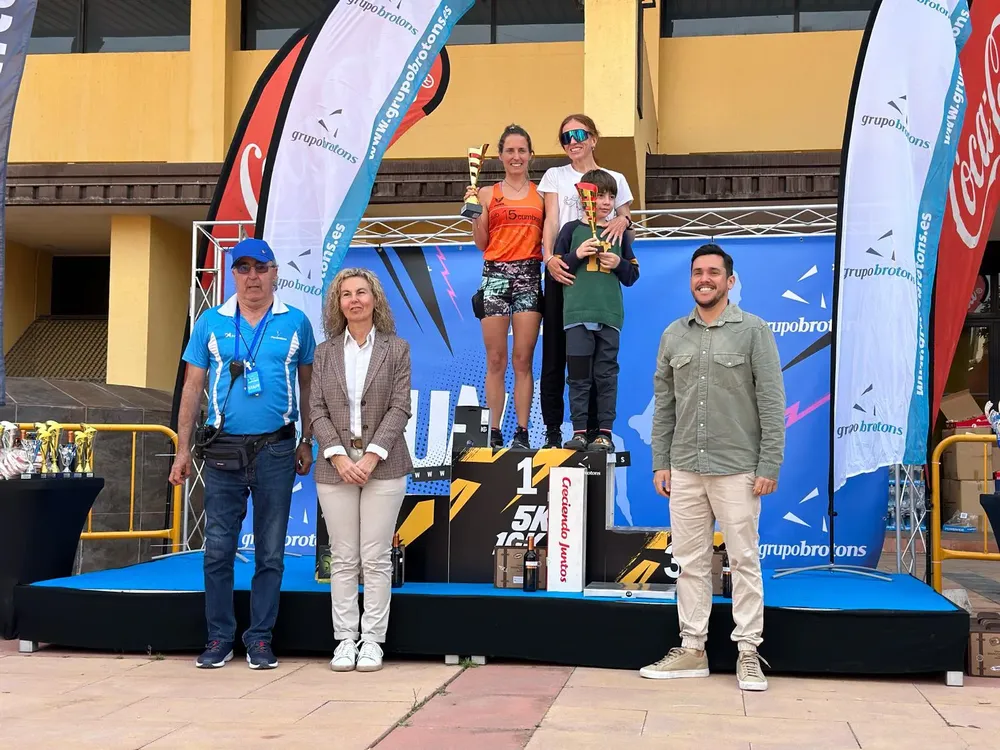 carrera 10 k masculino local campello 2024 podium femenino
