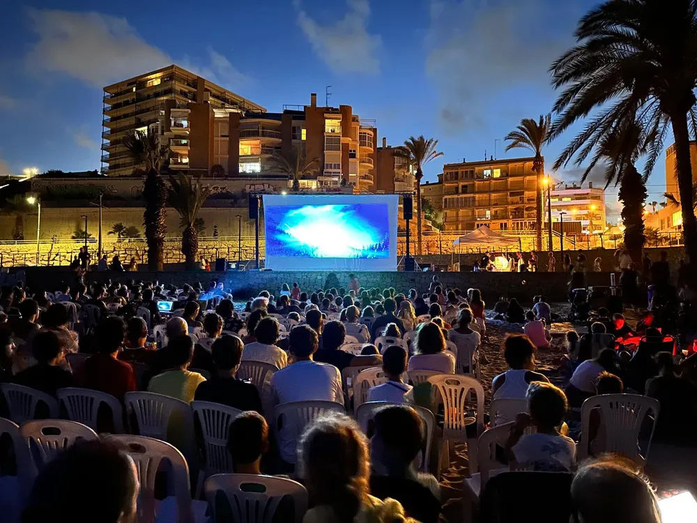 CINE PLAYA MUCHAVISTA