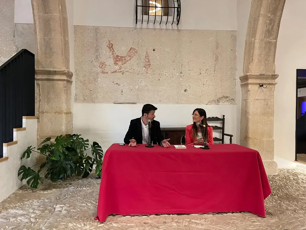 la benidormí Blanca Navarro presentó en Sant Joan su libro Al salir de Yad Vashem david aracil 2024 foto 2