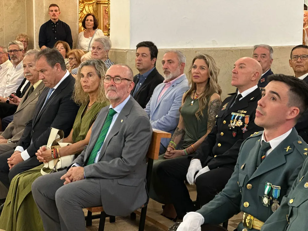 DIA HISPANIDAD GUARCIA CIVIL CAMPELLO 12-10-2024 (2)