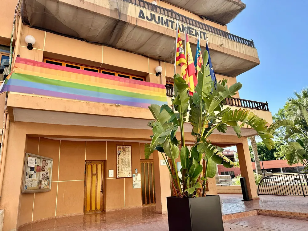 BALCON AYUNTAMIENTO CAMPELLO LGTBI 2026