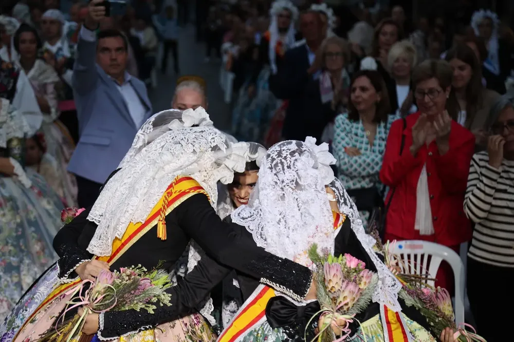 proclAMACION BELLEZAS Y DAMAS HOGUERAS SANT JOAN 2024 BELLEZA ADULTA 2023 ABRAZO