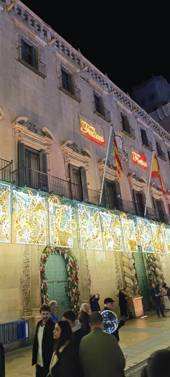 FACHADA AYUNTAMIENTO ALICANTE NAVIDAD 2025