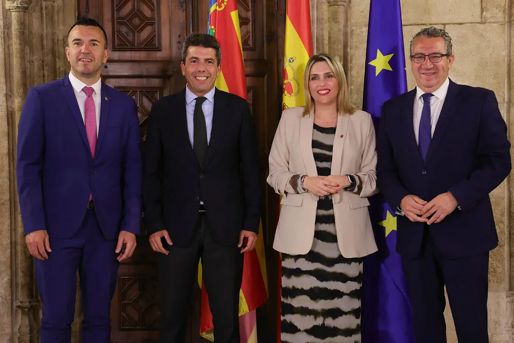 TONI PEREZ CON MAZON PALAU GENERALITAT