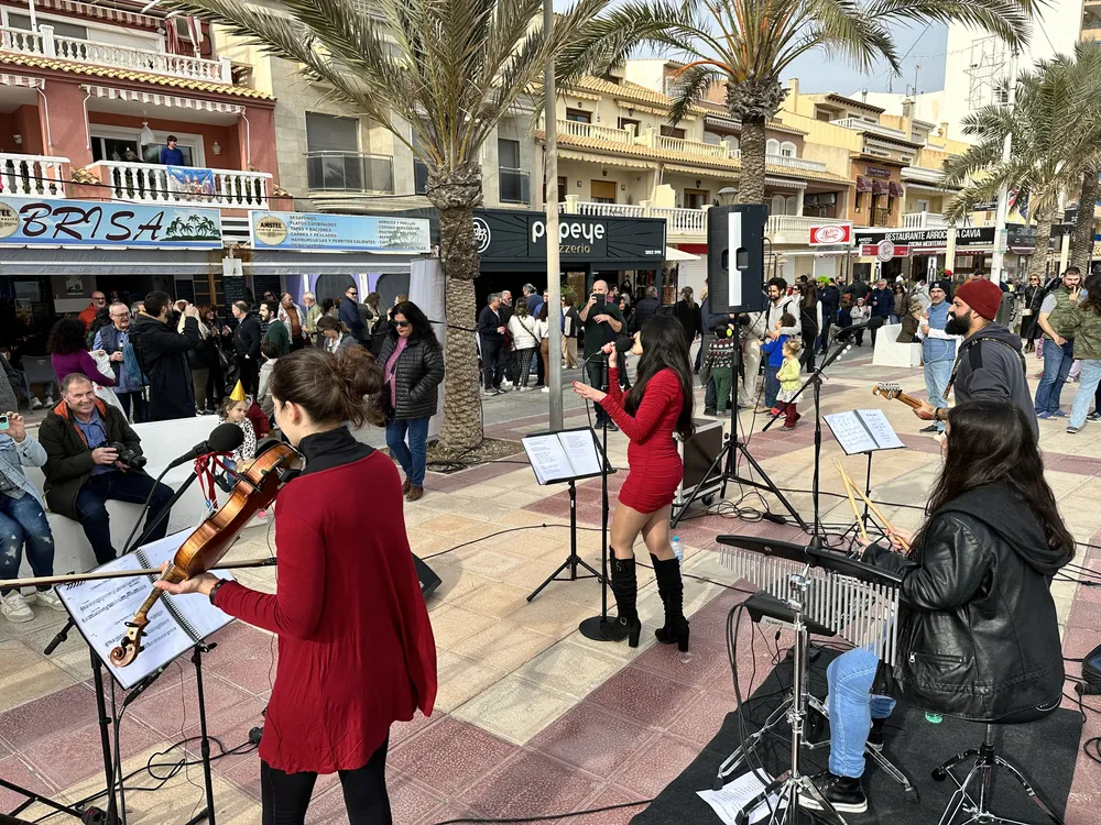 FIN DE AÑO CAMPELLO PASEO PLAYA GRUPO MUSICA 2024