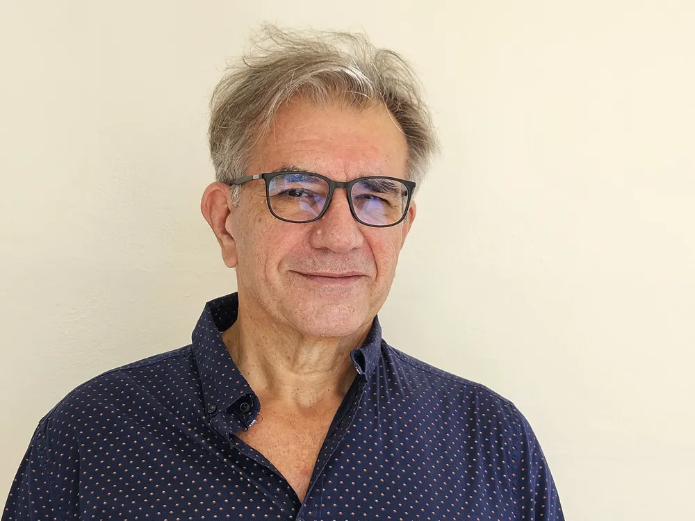 Pedro Montalbán-Kroebel gana la III edición del Premio Internacional de Escritura Aforística Gil-Albert 2026