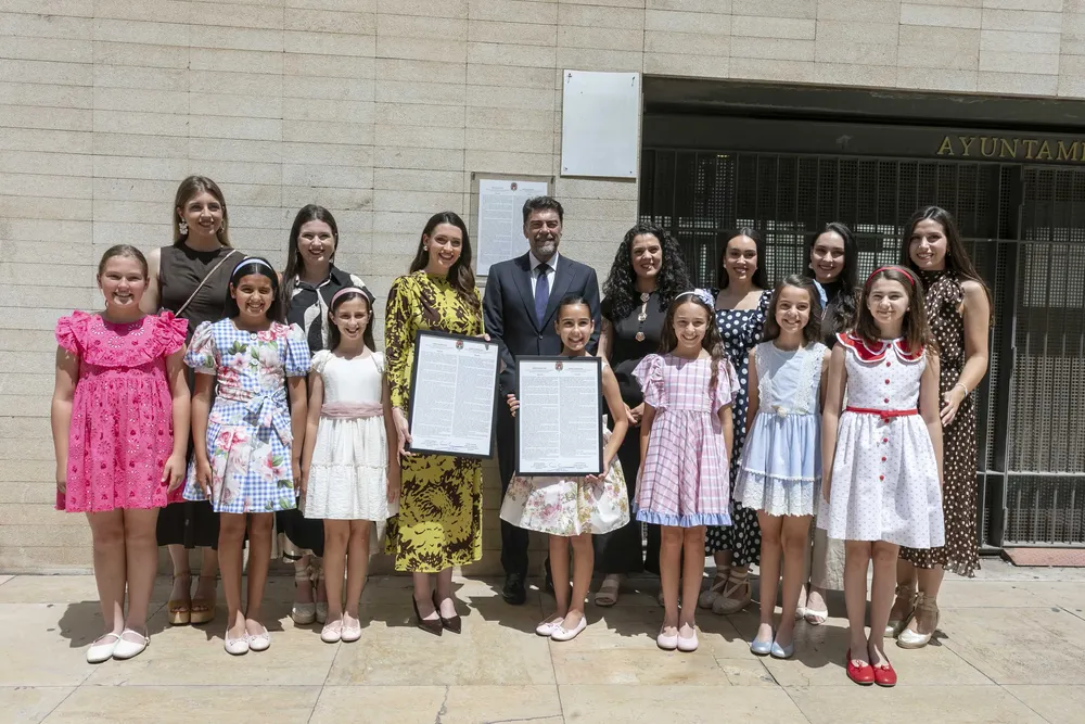 BANDO DE HOGUERAS ALICANTE LUIS BARCALA ALCALDE CON BELLEZAS Y DAMAS DEL FUEGO 2026