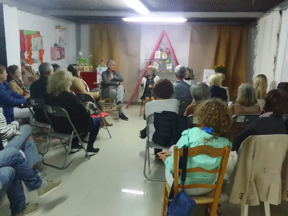 PRESENTACION LIBRO EL DIVORCIO QUE NOS UNE EN LIBRERIA CHUS SANT JOAN D'ALACANT 7 NOV 2023 (4)