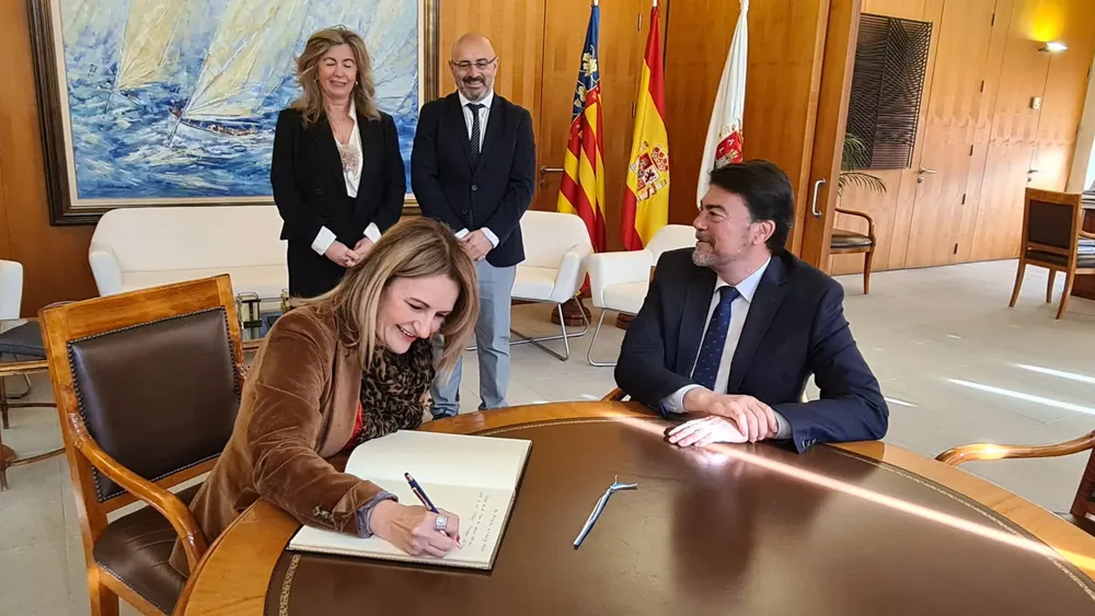 Alicante y el Consell impulsan el desarrollo de suelo para la instalación de nuevos hoteles 2024 luis barcala alcalde
