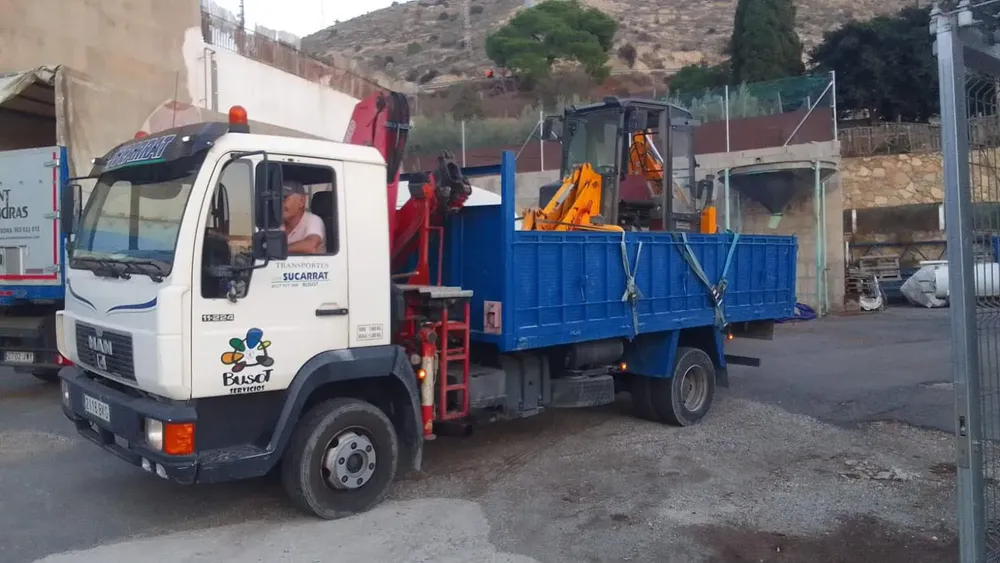 CAMION BUSOT AYUDA DANA VALENCIA 2024 FOTO 2