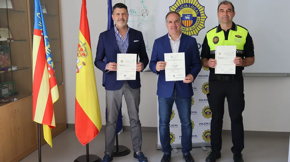CERTIFICACION  EXCELENCIA POLICIA LOCAL SANT JOAN 2024 ALCALDE SANTI ROMAN CONCEJAL NICOLAS LOPEZ
