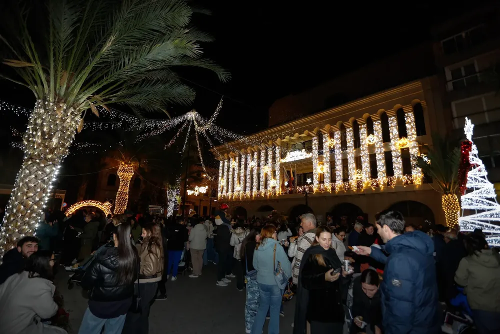 LUCES DE NAVIDAD 2025 EN SANT JOAN PLAZA DEL AYUNTAMIENTO