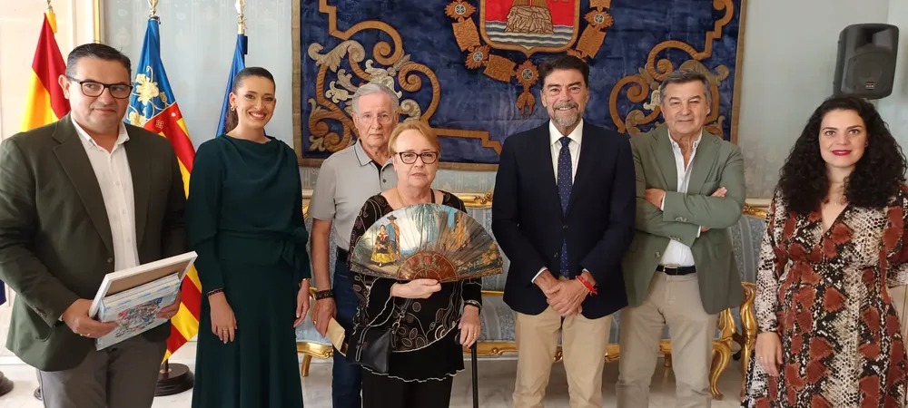 visita de la hija de la primera Bellea del Foc de la historia Alicante 2026