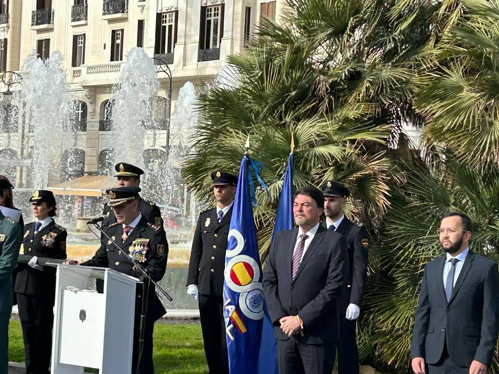 BICENTENARIO POLICIA NACIONAL ALICANTE 2024 ALCALDE LUIS BARCALA
