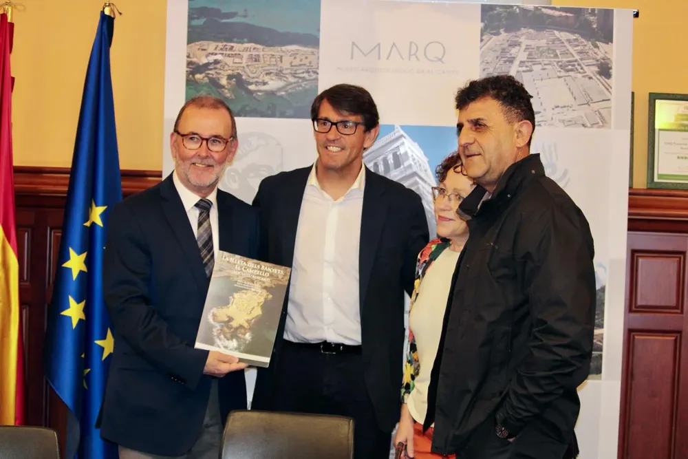 FUndación MARQ y Ayuntamiento de El Campello renuevan y amplían el convenio 2024 ALCALDE jUANJO bERENGUER GRUPO