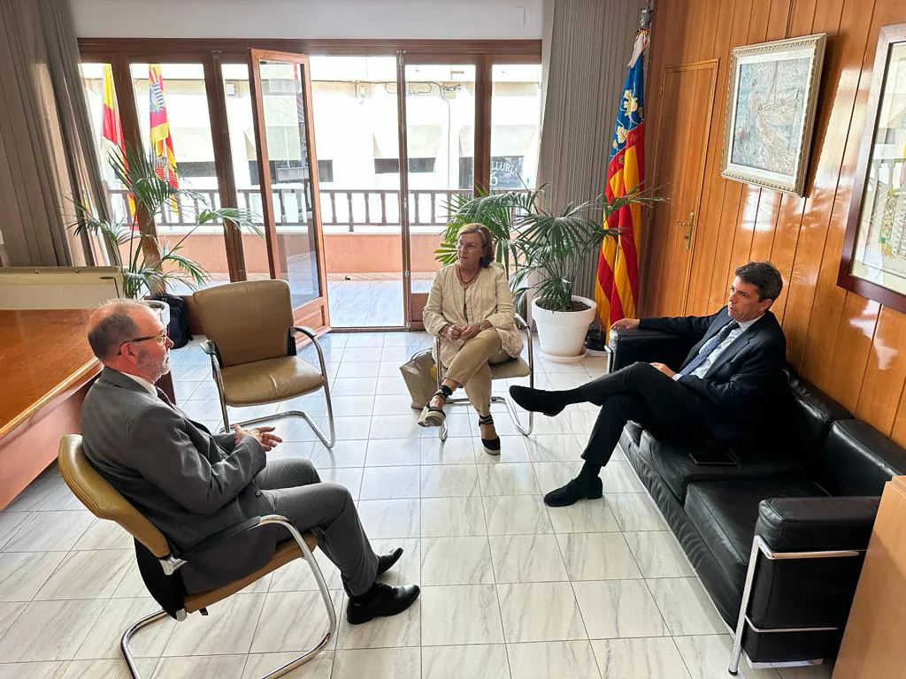 CARLOS MAZON PRESIDENTE DE LA GENEALITAT VISITA EL CAMPELLO 20 AÑOS TRAM (8)
