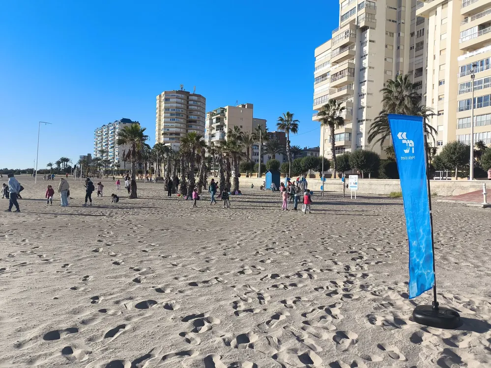 PLAYA DE CAMPELLO 2025 ACTIVIDAD ALUMNOS PLA BARRAQUES