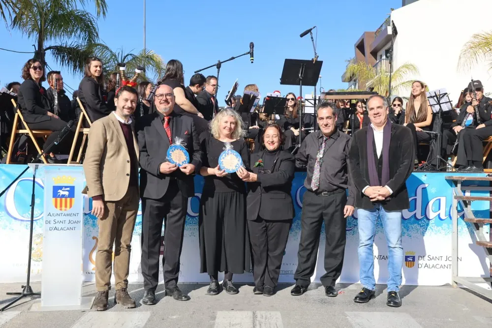 Concierto de Navidad de la Sociedad Musical La Paz 2023 alcalde roman y concejal david aracil