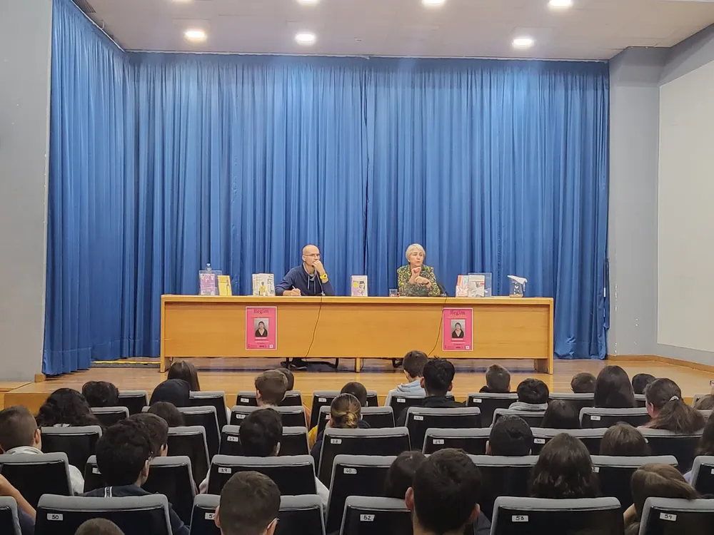 Gemma Lienas ofrece una charla a los alumnos de los institutos de campello 2023