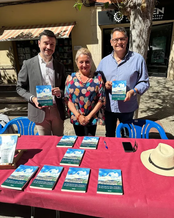 CENTENARIO RAMBLA AUTORES LIBROS 2025 FOTO 9