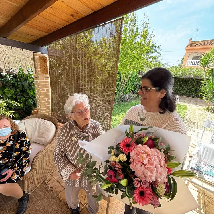 MARIA  DIAZ LOPEZ VECINA DE MUTXAMEL CUNPLE 100 AÑOS