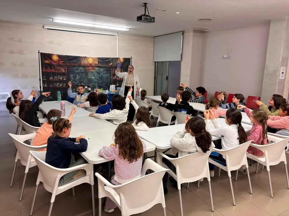 DIA DE LA NIÑA Y LA CIENCIA EN SANT JOAN 2026