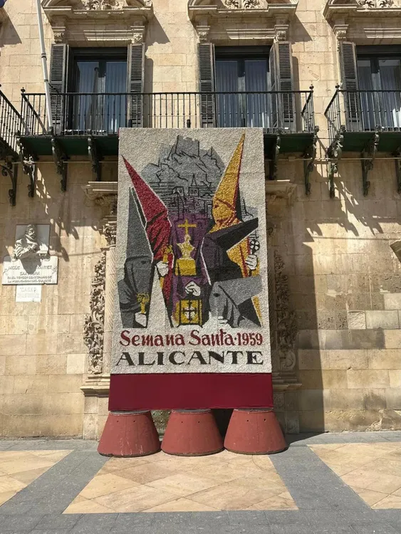 SEMANA SANTA 2026 ALICANTE FACHADA AYUNTAMIENTO