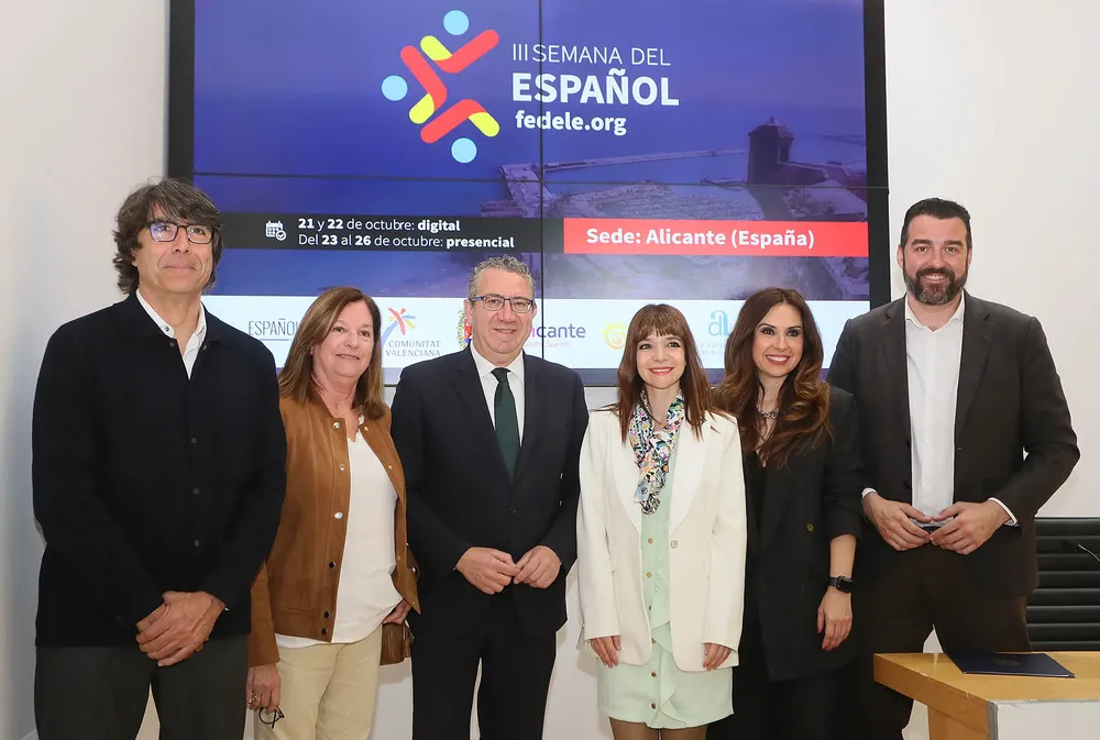 PRESENTACION III SEMANA DEL ESPAÑOL TONI PEREZ PRESIDENTE DIPUTACION ALICANTE JOSE MANCEBO 2024